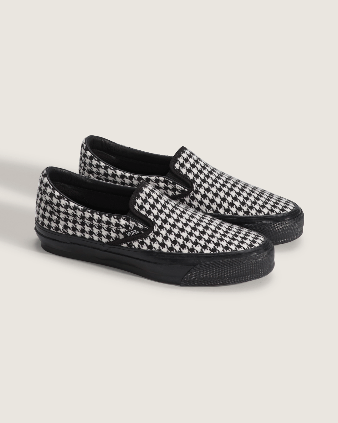 Vans Premium Classic Slip-On Shoe in Houndstooth Black / White