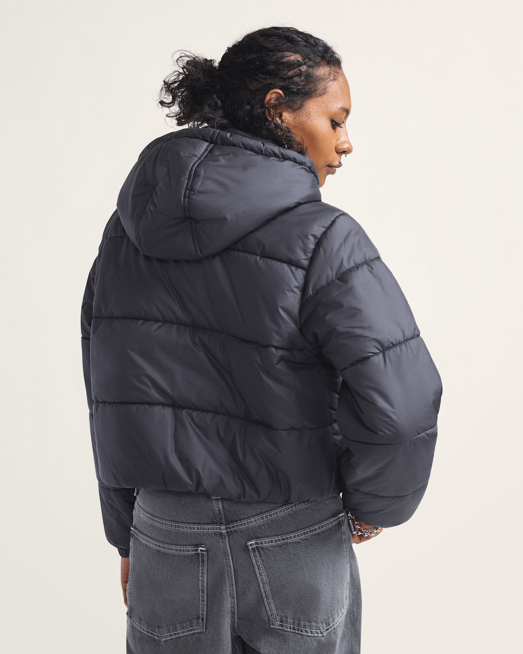 Vans Hillgate Cropped Puffer Jacket in Black