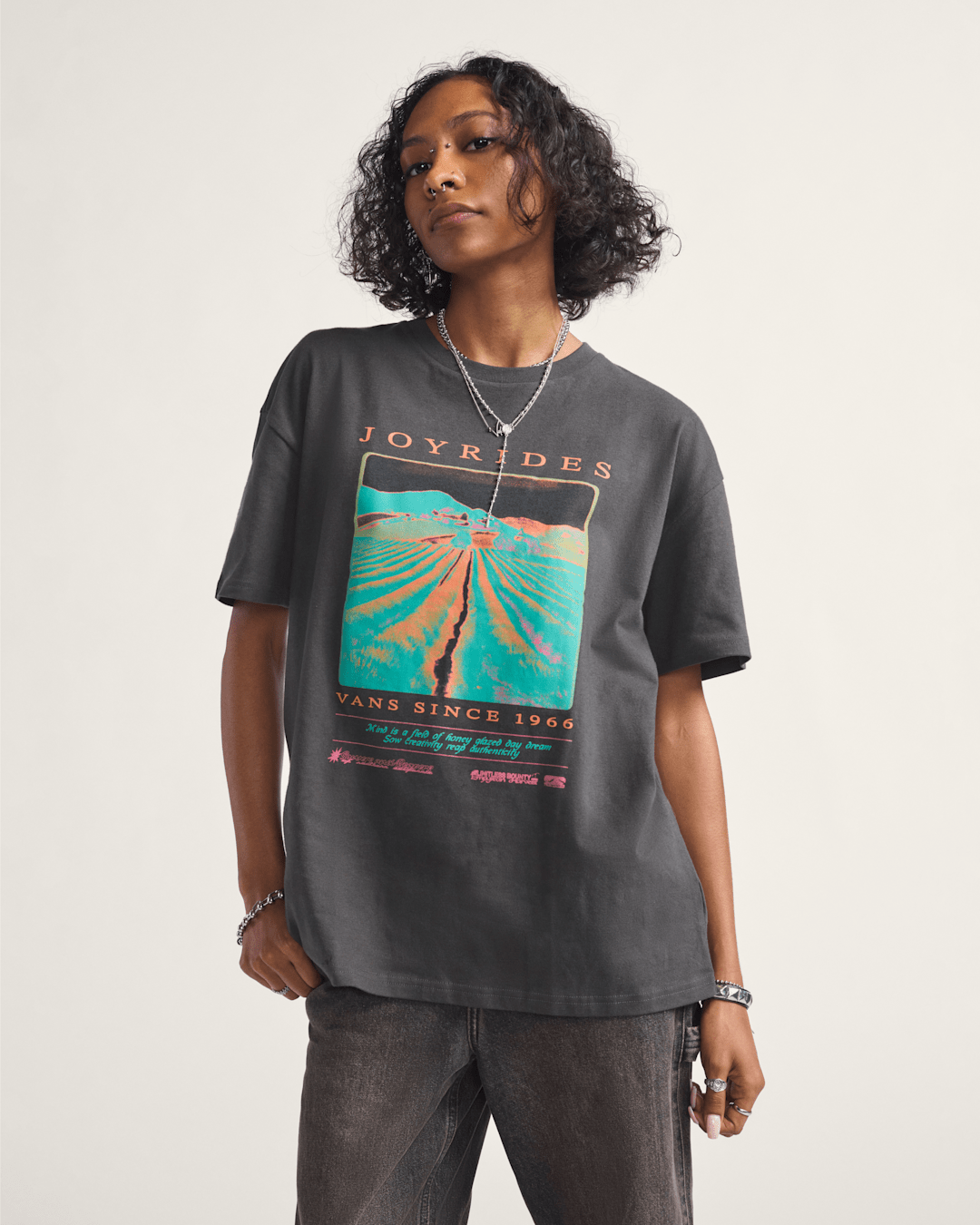 Vans Honeyfields T-Shirt in Faded Black