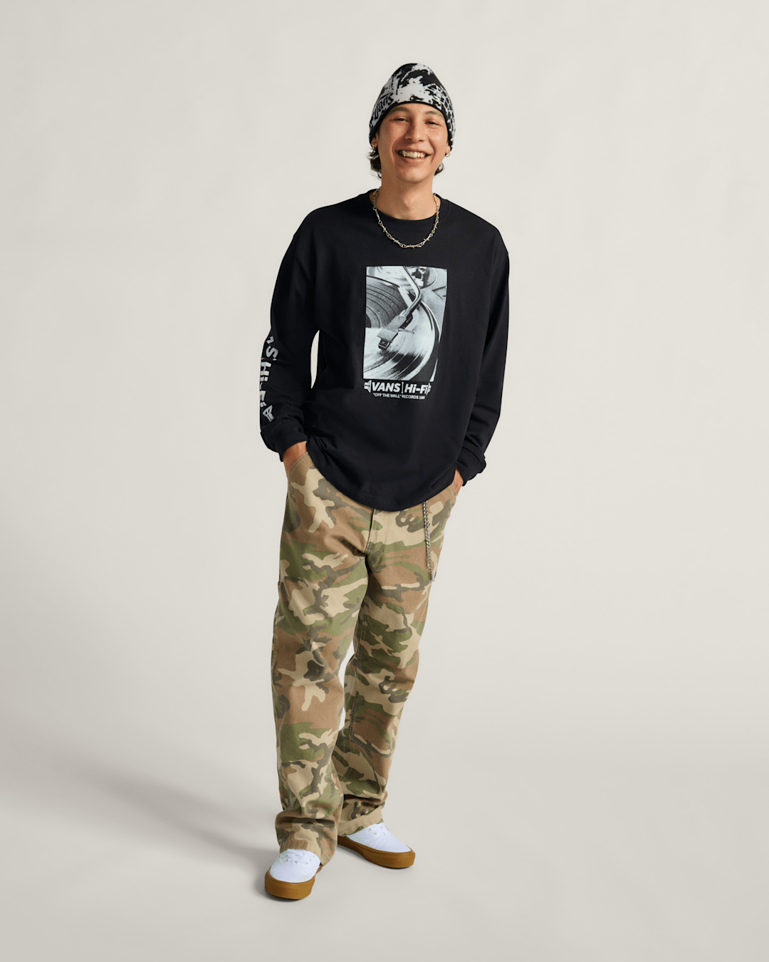 Vans Drill Chore Carpenter Loose Denim Pants in Vintage Camo Black
