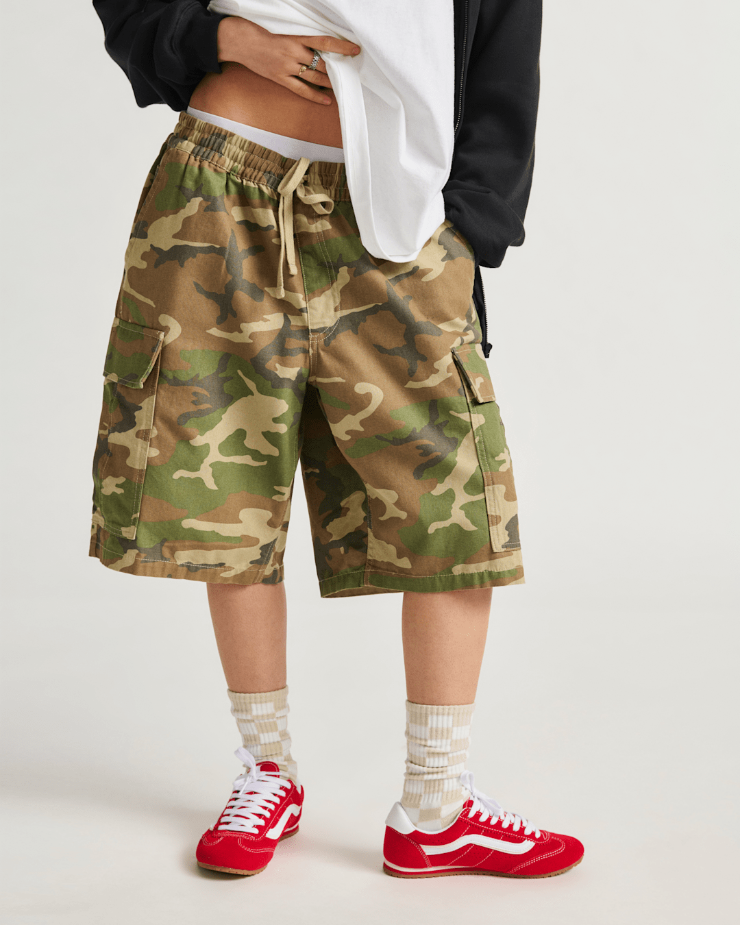 Vans Range Cargo Loose 22'' Shorts in Vintage Camo Brown / Green