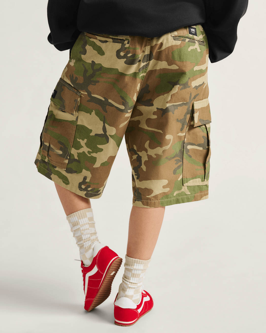 Vans Range Cargo Loose 22'' Shorts in Vintage Camo Brown / Green