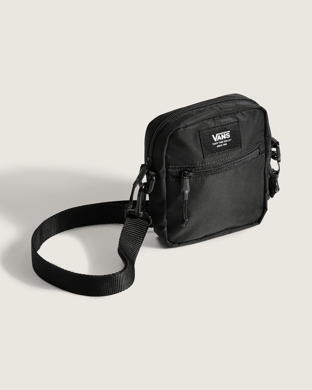 Vans Bail Shoulder Bag in Black