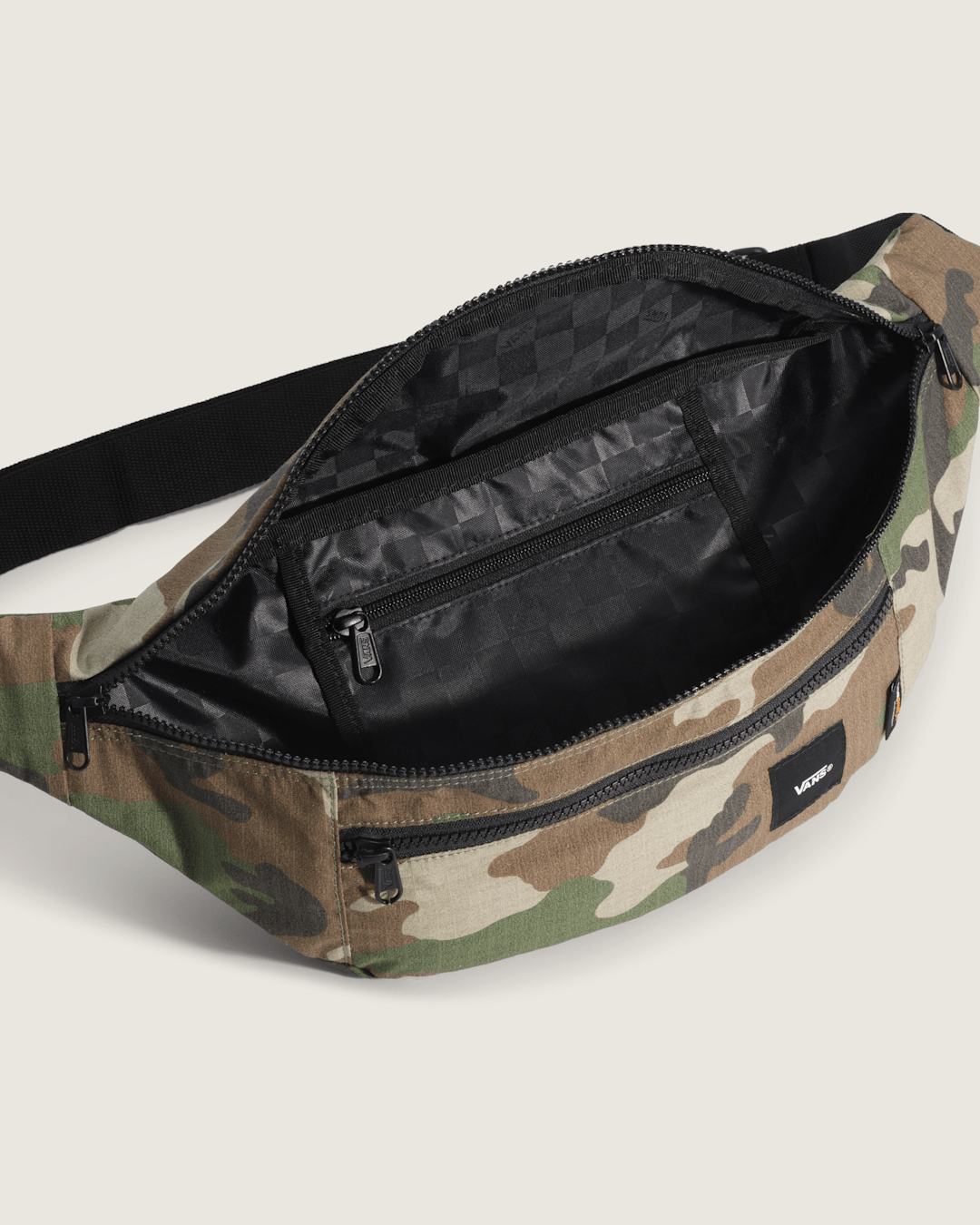 Vans Ward Crossbody Bag in Vintage Camo Black