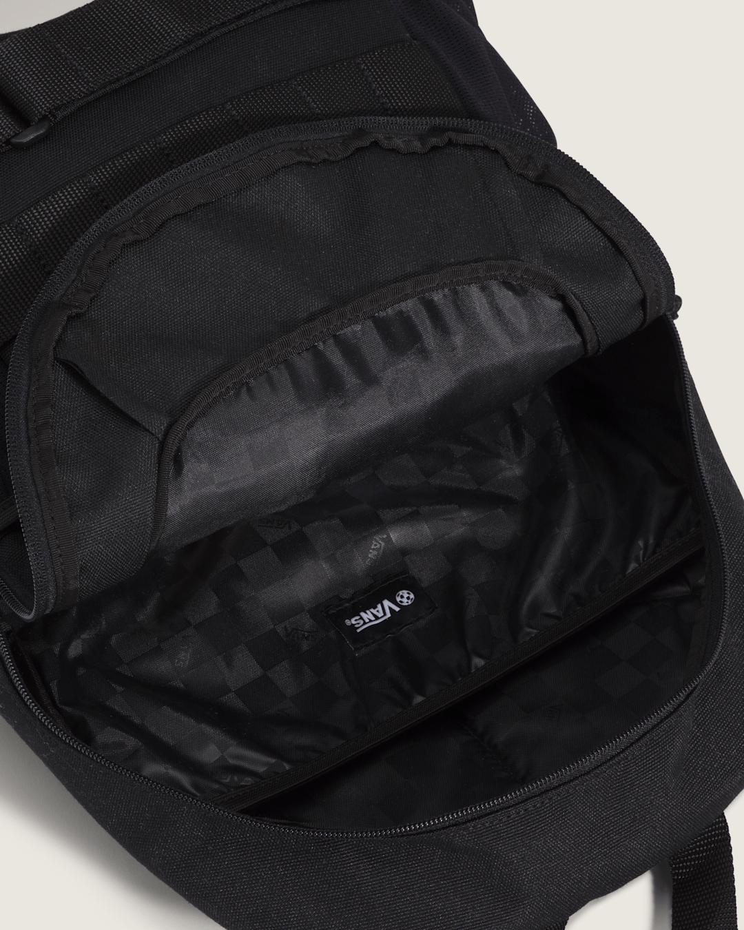Vans Off The Wall Skatepack Backpack in Black