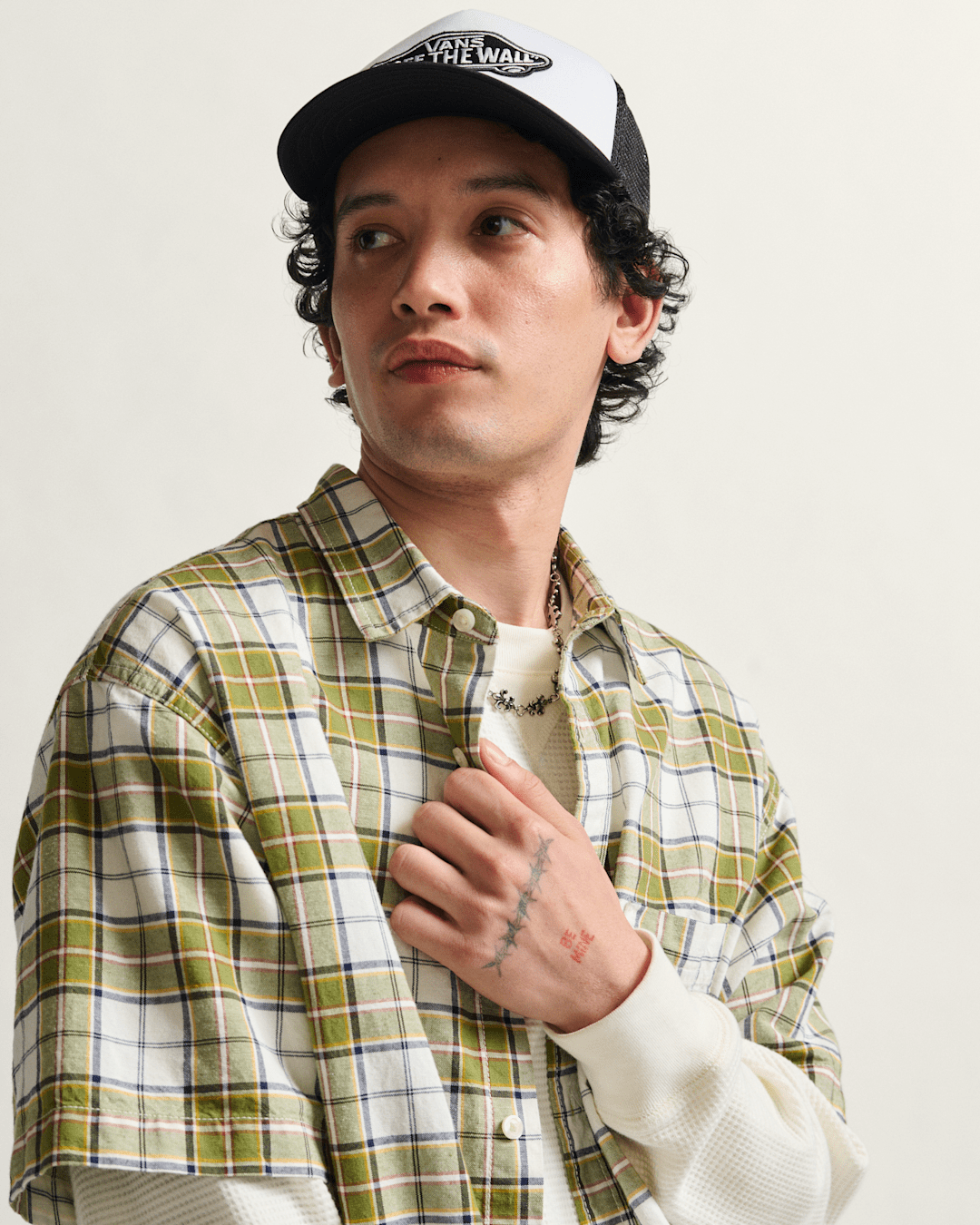 Vans Classic Patch Curved Bill Trucker Hat in Black / White