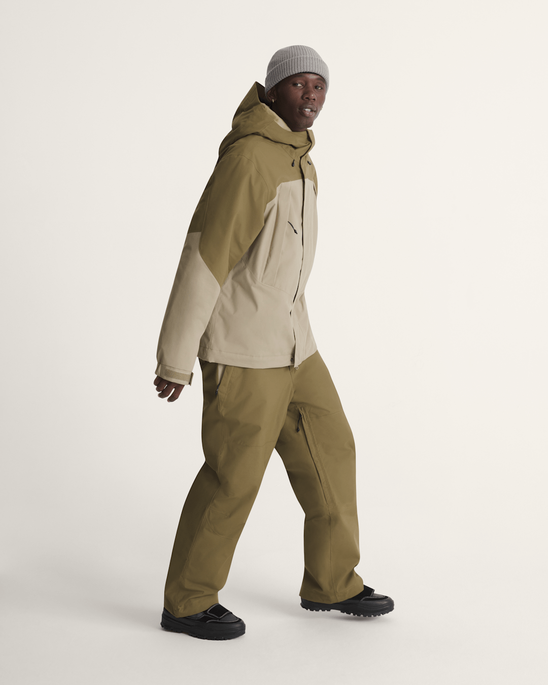 Vans Hellbound Snow Jacket in Warm Brown