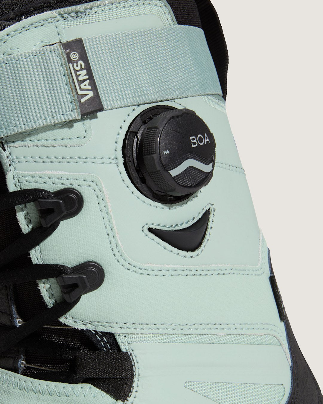 Vans Infuse Snowboard Boot in Olive Gray