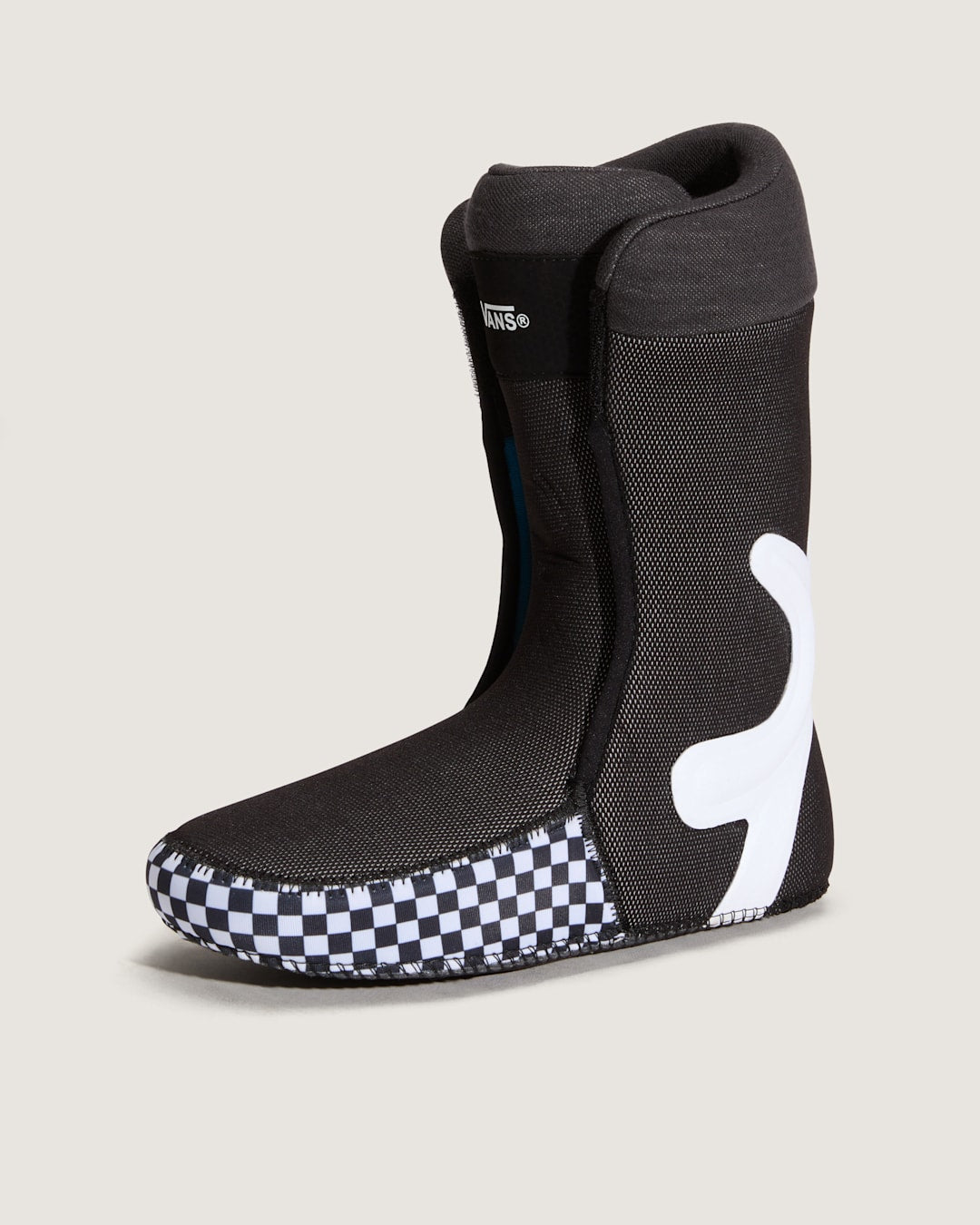 Vans Aura Pro Snowboard Boot in Black / White