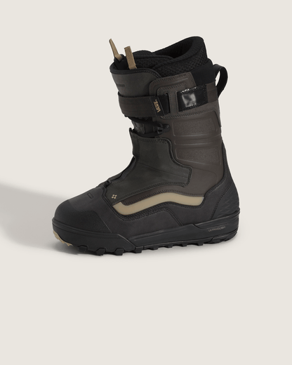 Vans Hi-Country Snowboard Boot in Faded Black