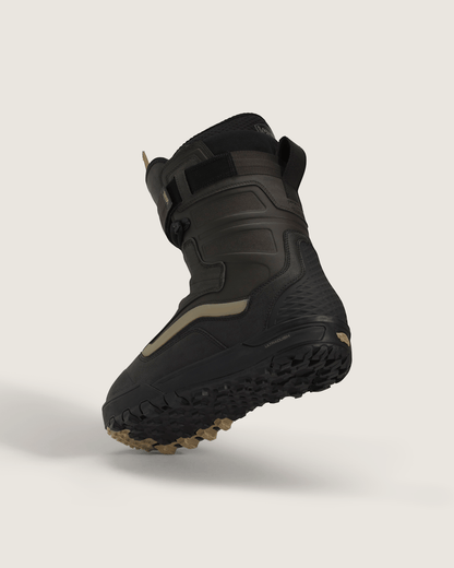 Vans Hi-Country Snowboard Boot in Faded Black