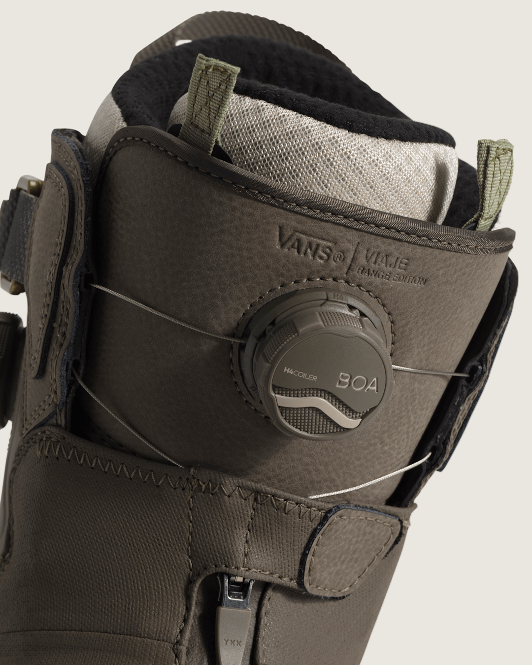 Vans Women's Viaje Range Edition Snowboard Boot in Green / Black
