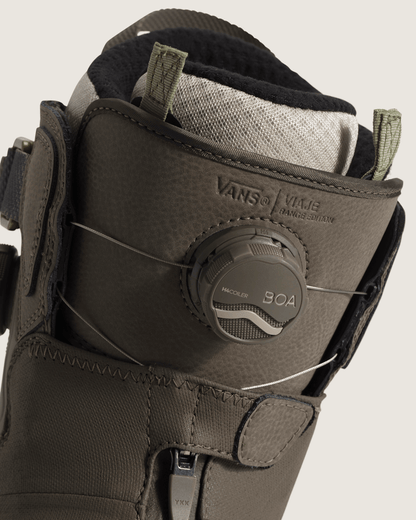 Vans Women's Viaje Range Edition Snowboard Boot in Green / Black