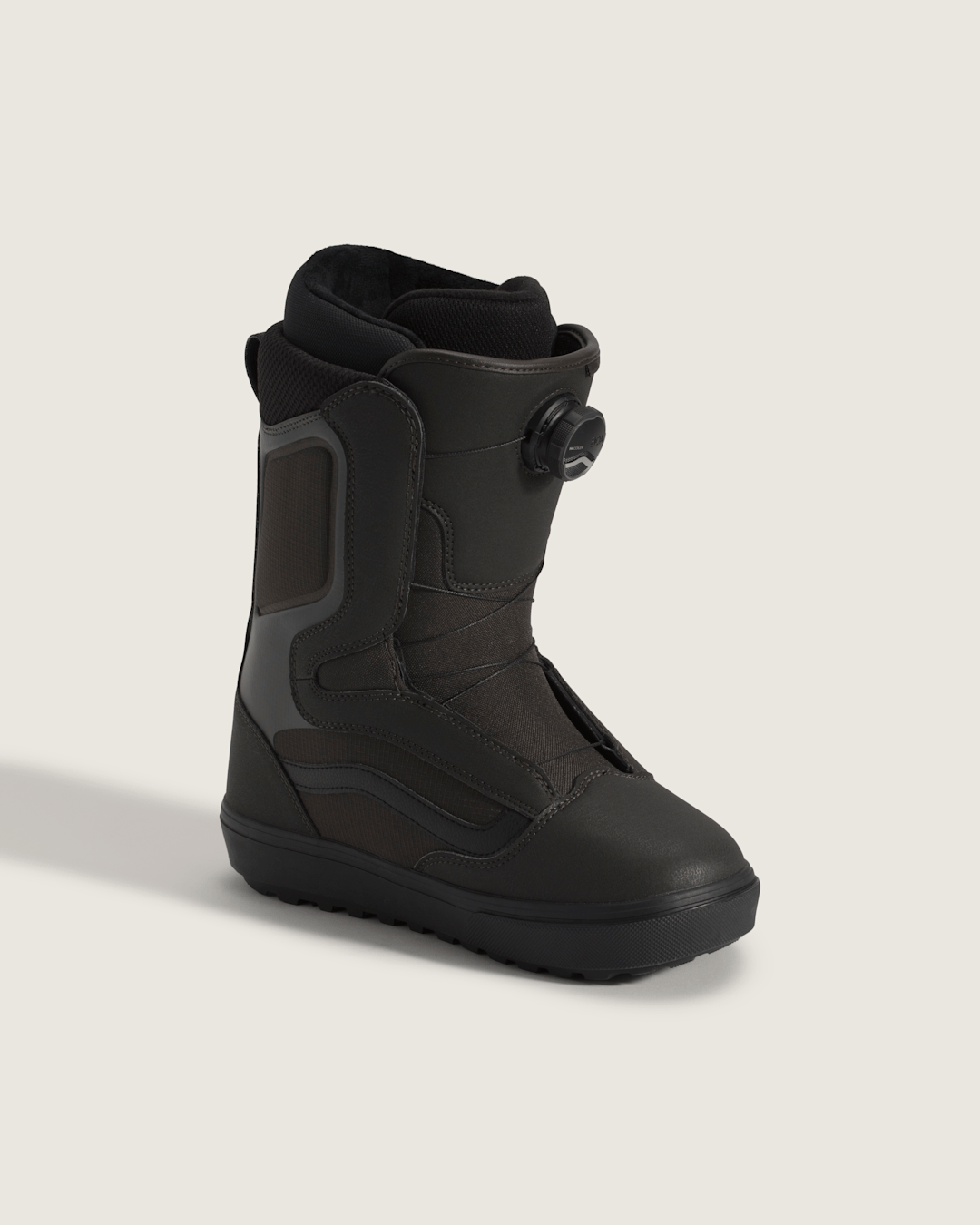 Vans Aura OG Snowboard Boot in Faded Black