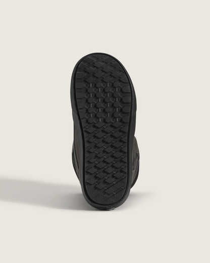 Vans Aura OG Snowboard Boot in Faded Black