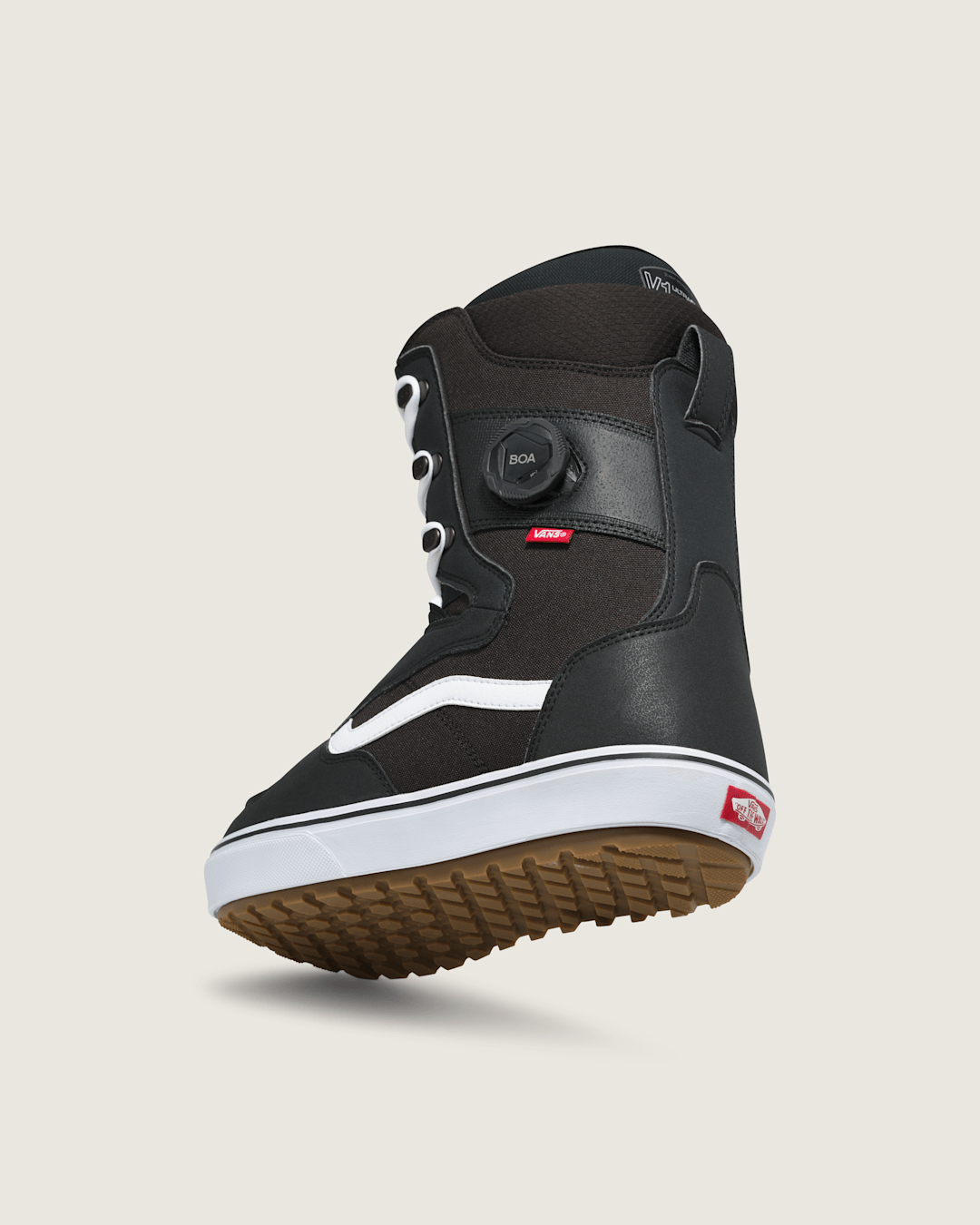 Vans Invado OG Snowboard Boot in Black