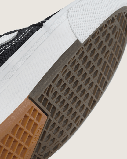 Vans Skate Old Skool Wafflecup Shoe in Black / White