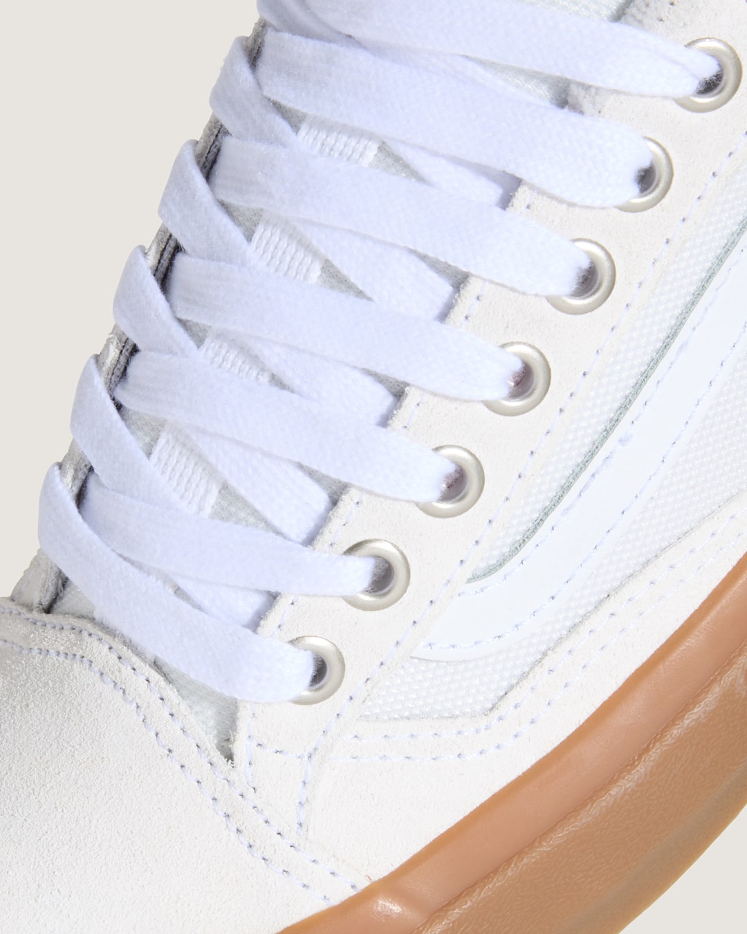 Vans Skate Old Skool 36+ Gum Shoe in White