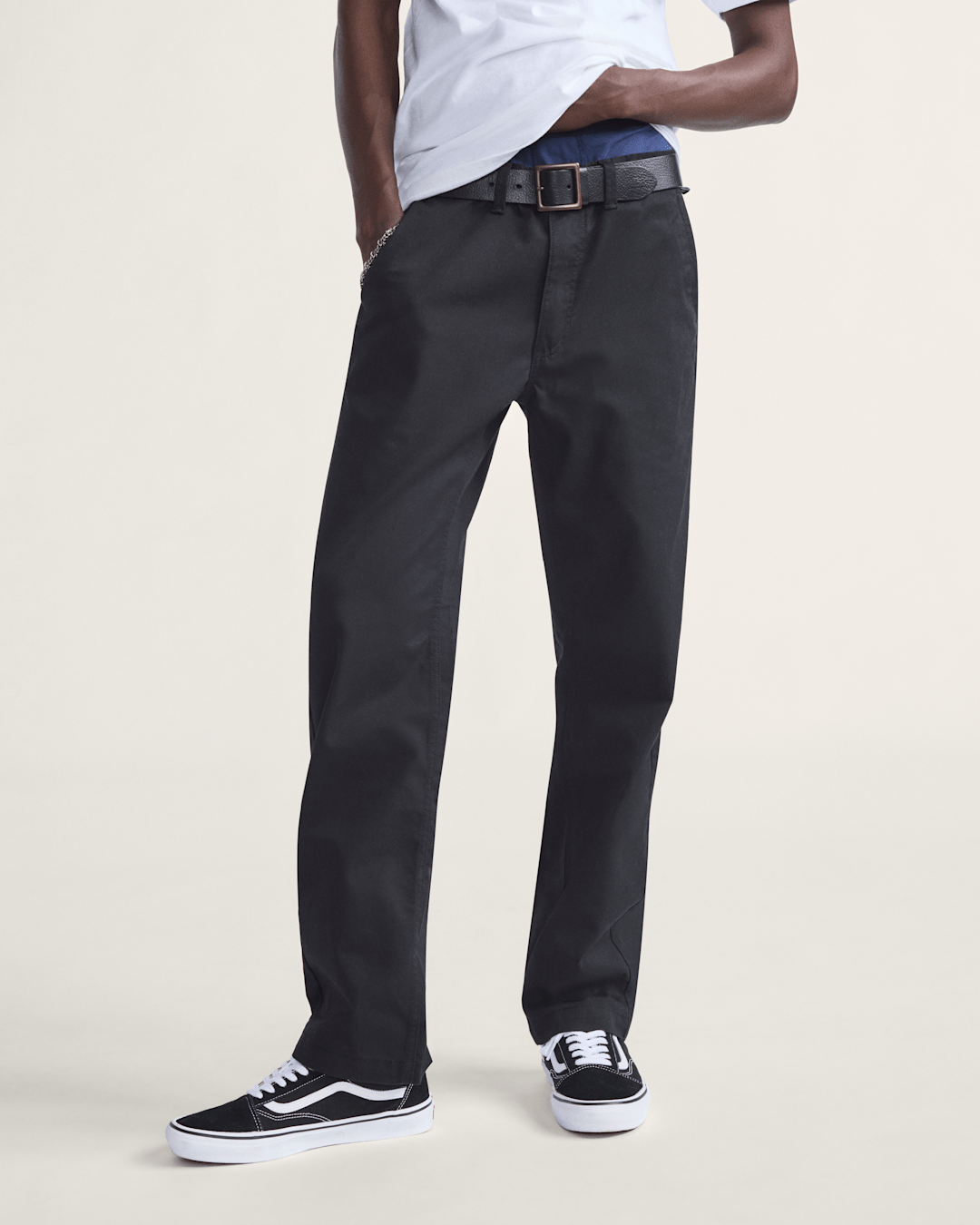 Vans Authentic Chino Relaxed Pants in Black
