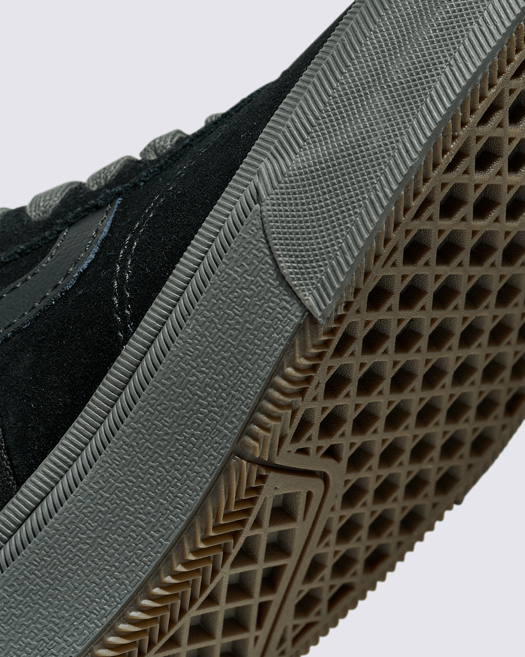 Vans Skate Gilbert Crockett Shoe in Black / Charcoal Grey