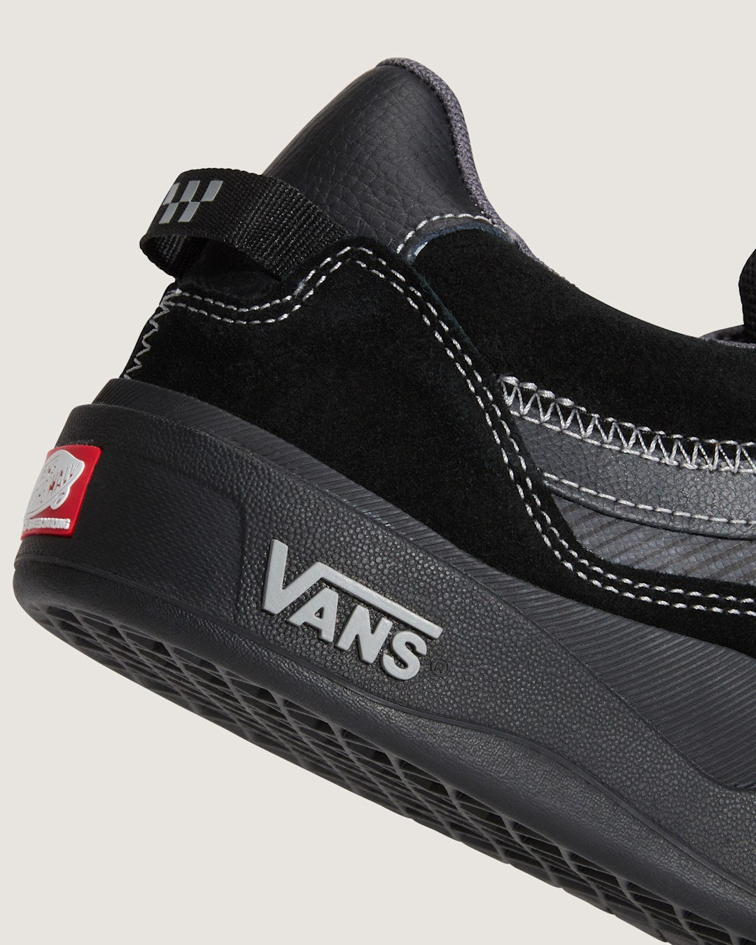 Vans Skate 2 Wayvee Shoe in Black / Grey