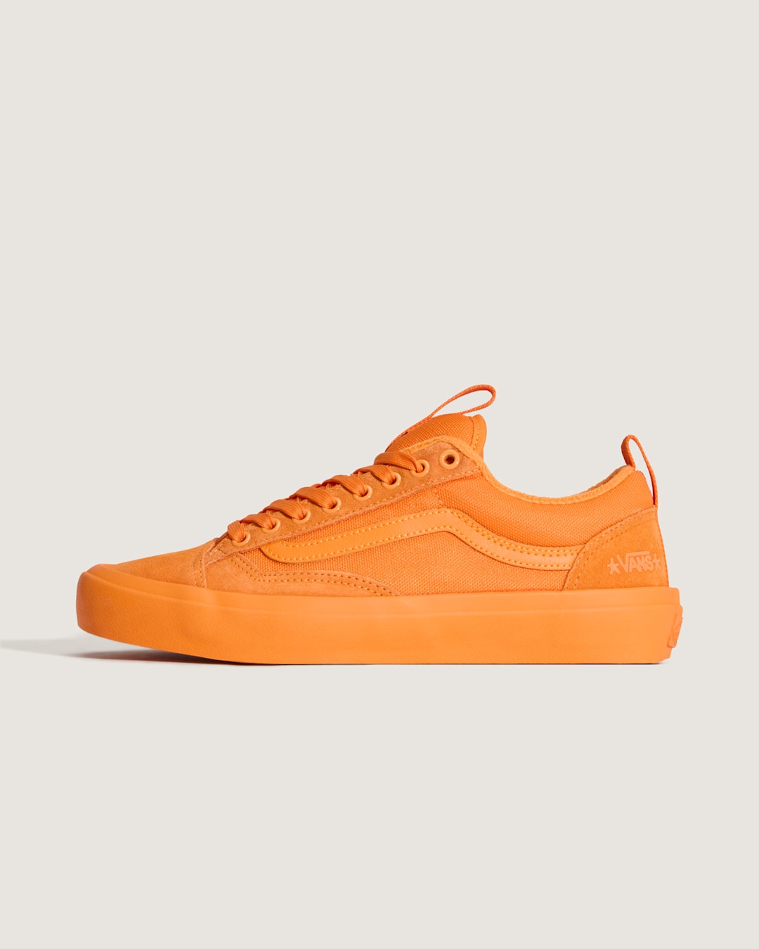 Vans Skate Old Skool 36+ by Atiba Jefferson in Atiba Solar Orange