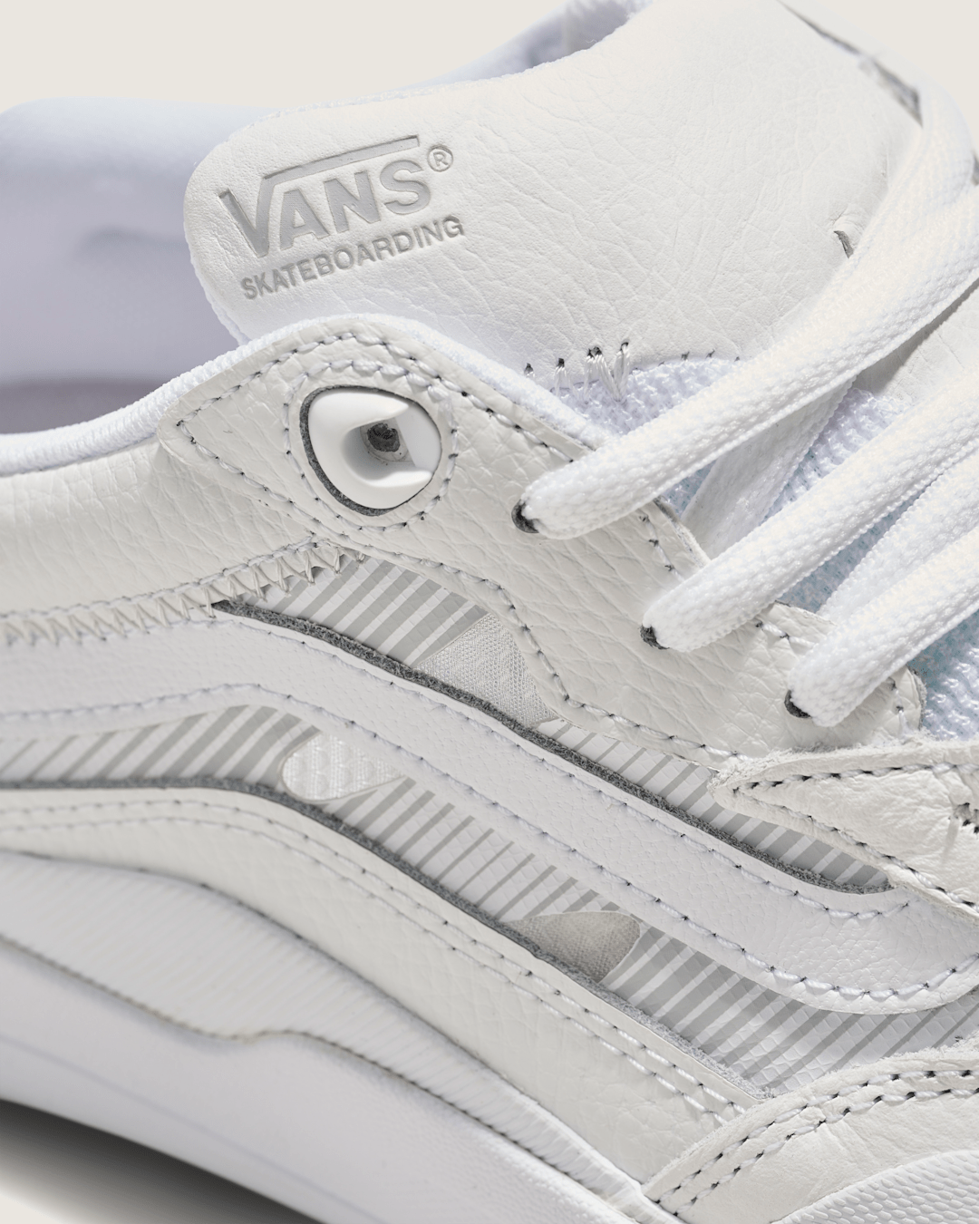 Vans Skate 2 Wayvee Shoe in White