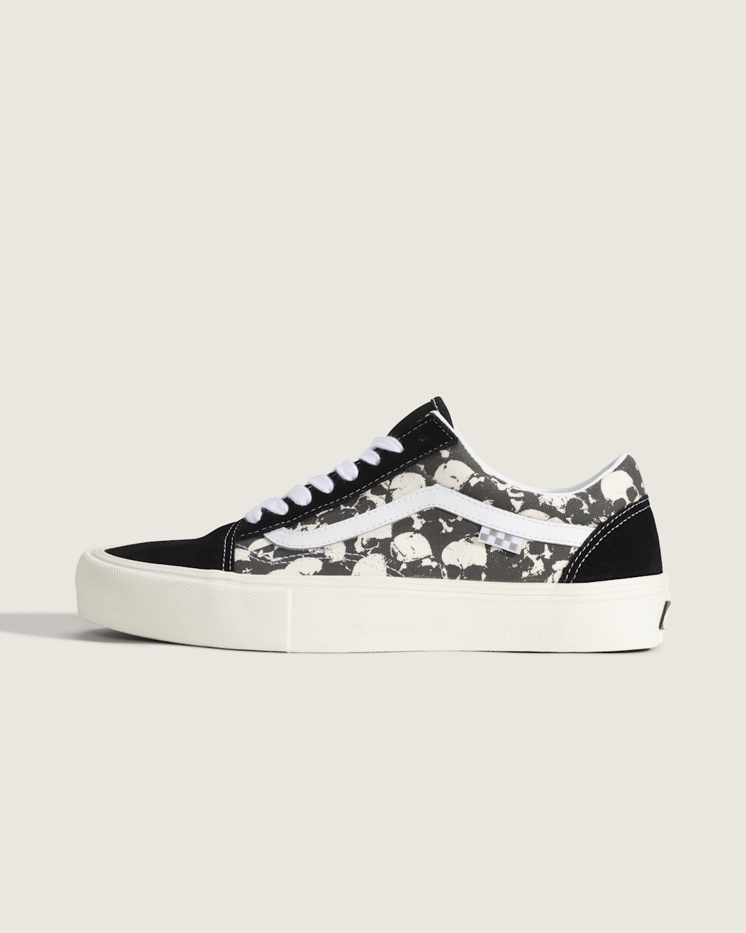 Vans Skate Old Skool Shoe in Black / White