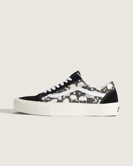 Vans Skate Old Skool Shoe in Black / White