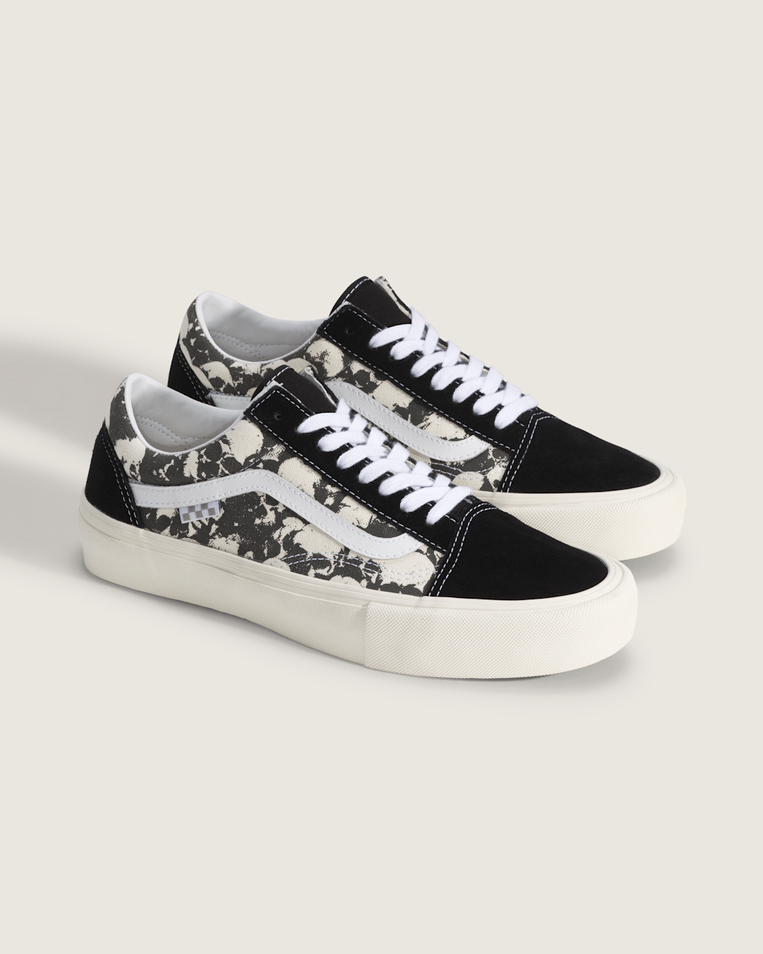 Vans Skate Old Skool Shoe in Black / White
