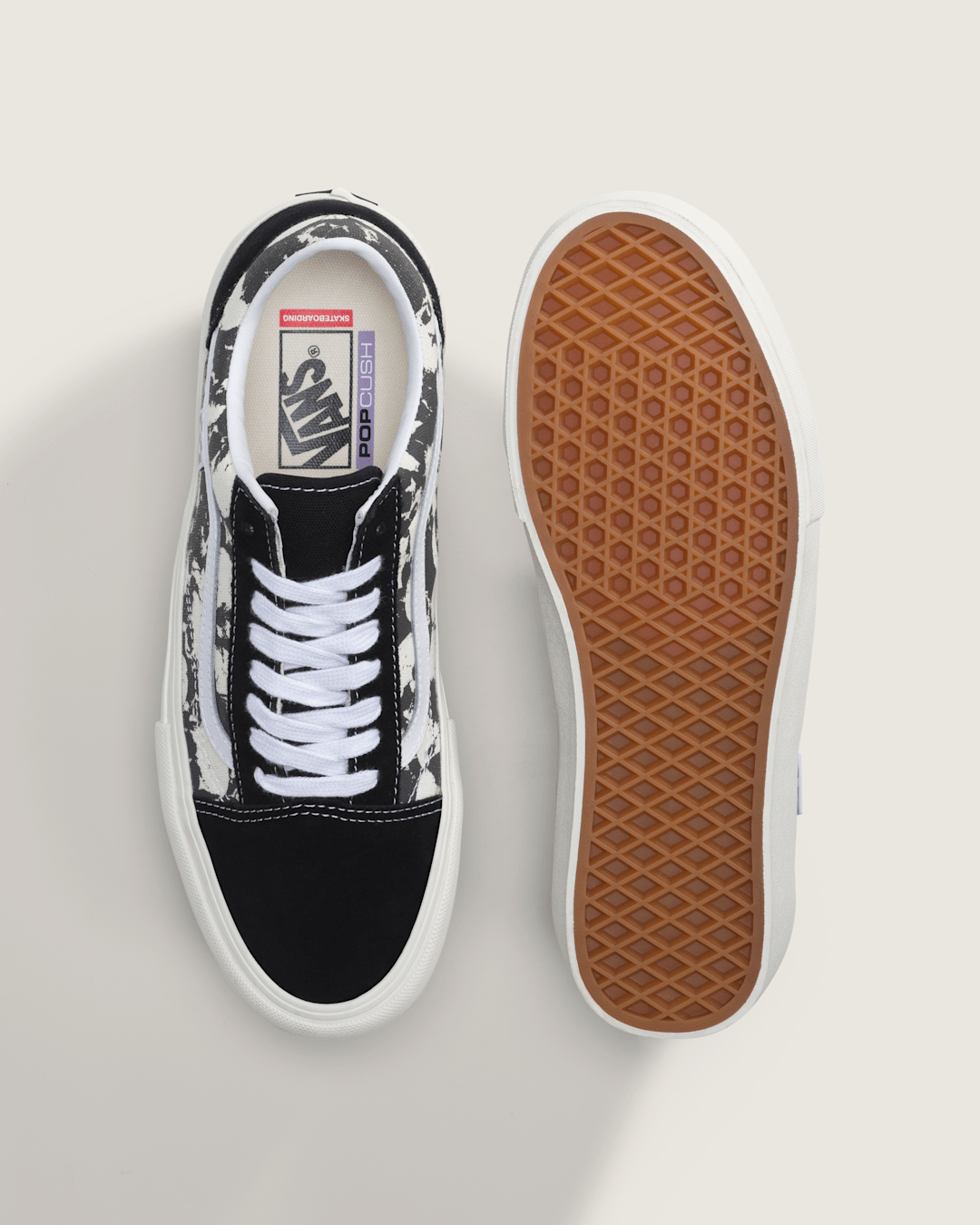 Vans Skate Old Skool Shoe in Black / White