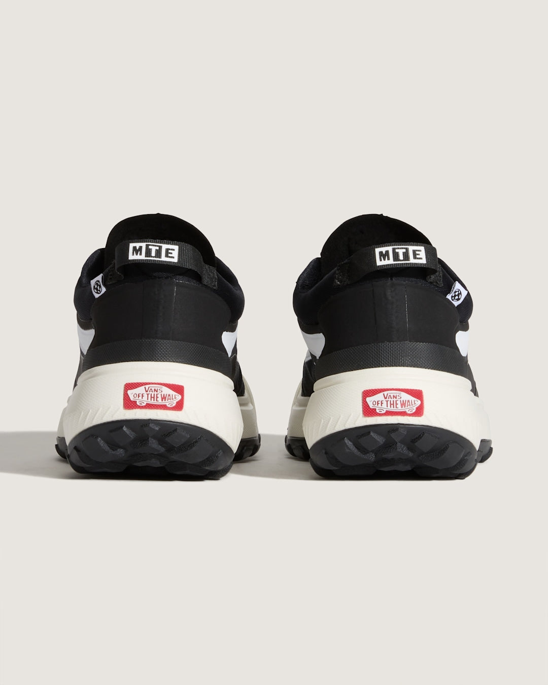 Vans Crosspath Shoe in Black / White
