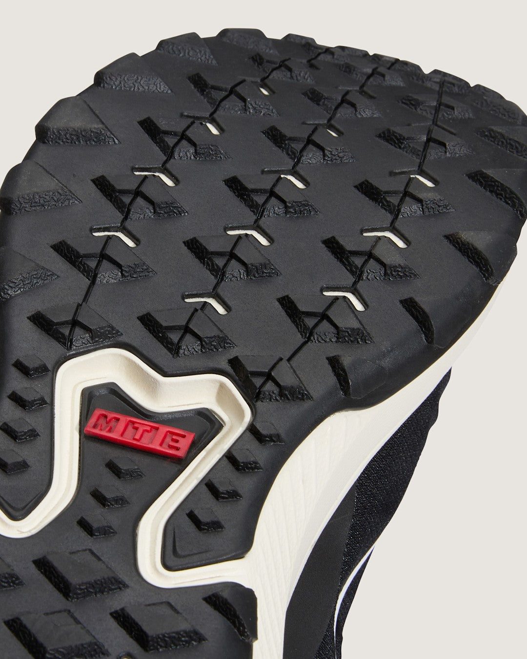 Vans Crosspath Shoe in Black / White