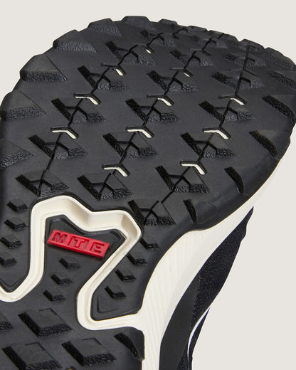Vans Crosspath Shoe in Black / White