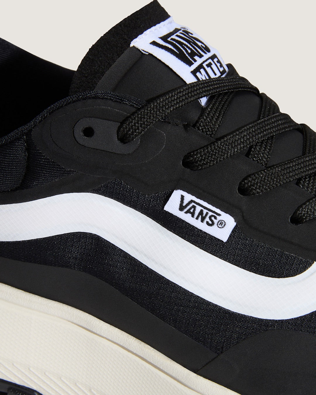 Vans Crosspath Shoe in Black / White
