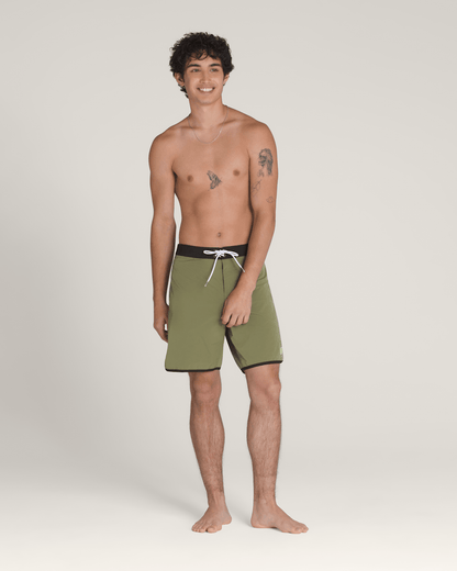 Vans Everride Scalloped 18'' Boardshorts in Loden Green / Black