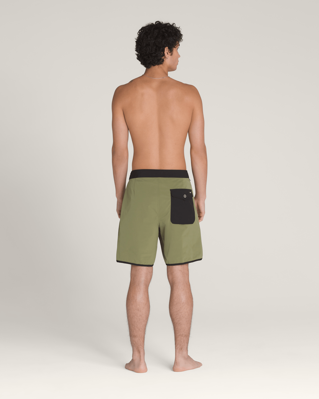 Vans Everride Scalloped 18'' Boardshorts in Loden Green / Black