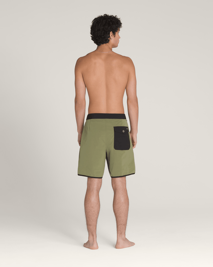 Vans Everride Scalloped 18'' Boardshorts in Loden Green / Black