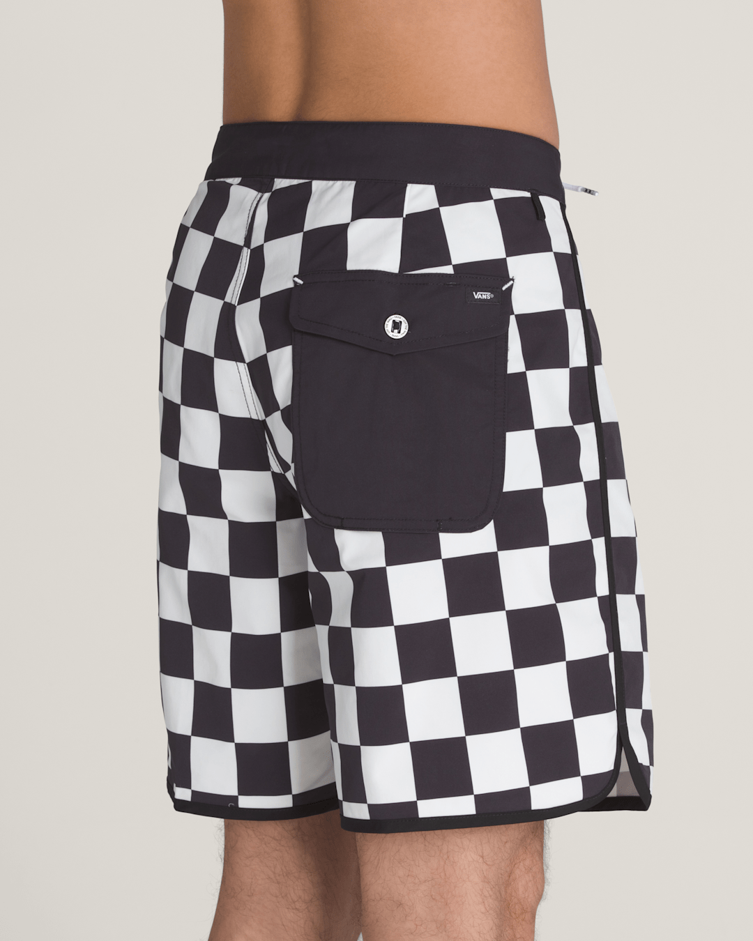 Vans Everride Scalloped 18'' Boardshorts in Black / White