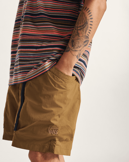 Vans Trek Guide 19'' Shorts in Sepia Brown