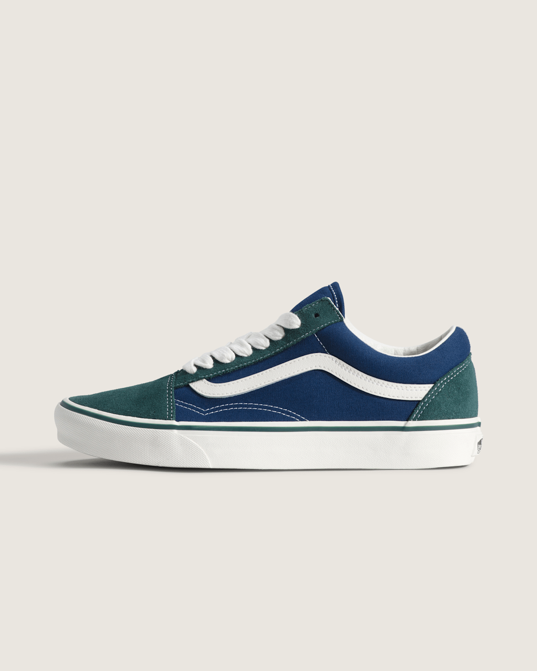 Vans Old Skool Shoe in Mystic Moss Green