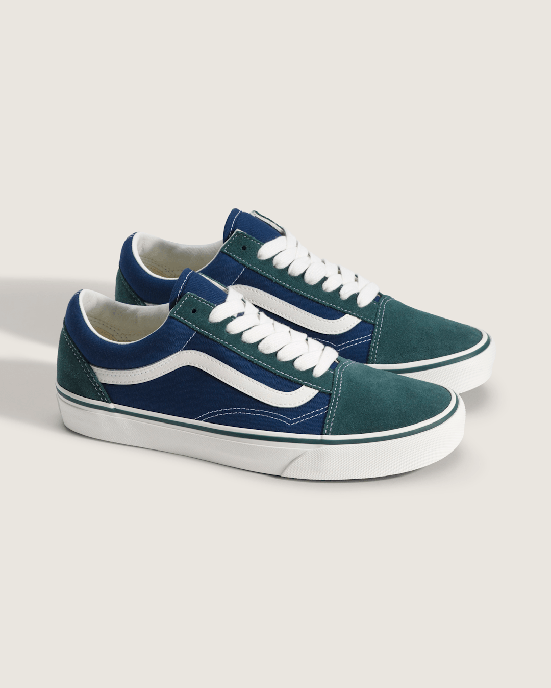 Vans Old Skool Shoe in Mystic Moss Green