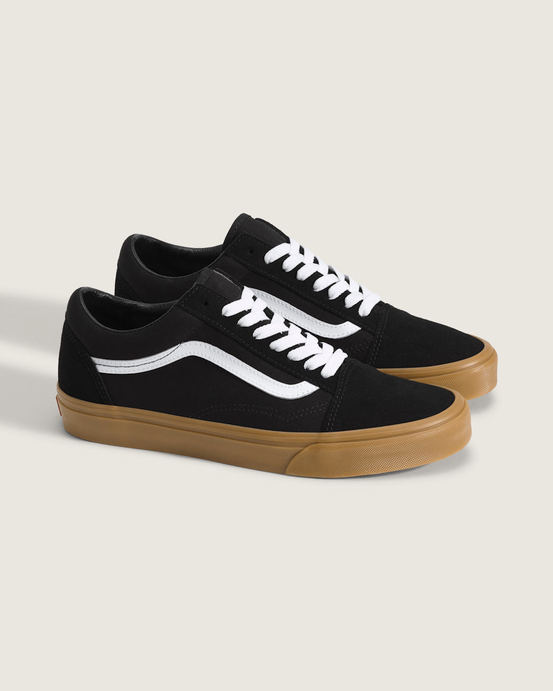 Vans Old Skool Shoe in Gum Black
