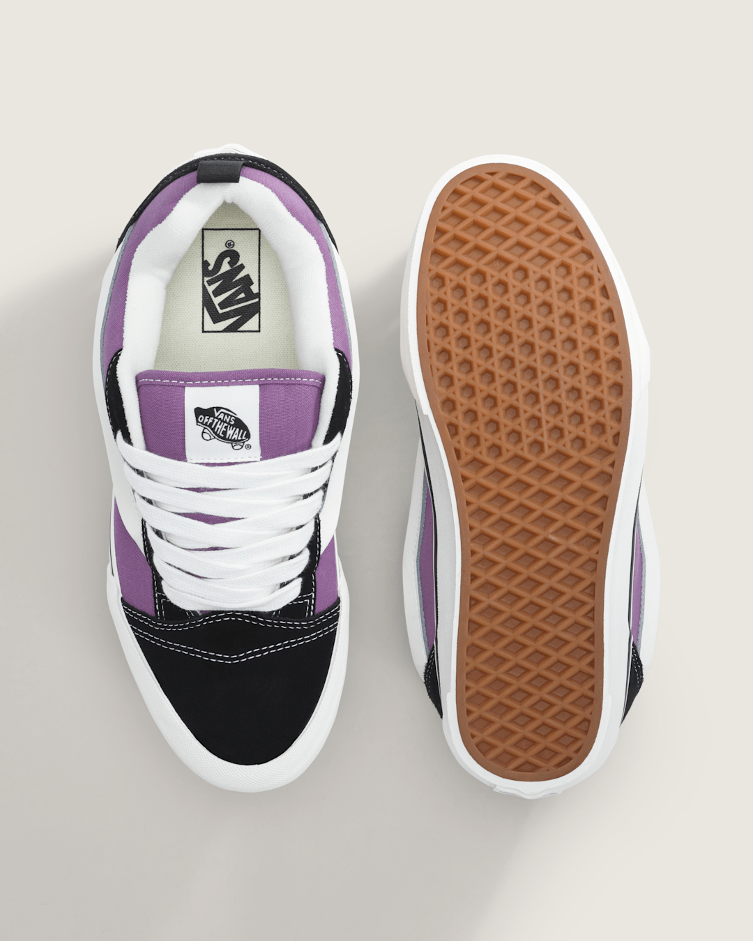 Vans Knu Skool Shoe in Purple / Black