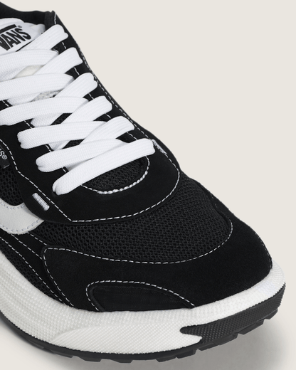 Vans UltraRange Neo 2.0 Shoe in Black / White