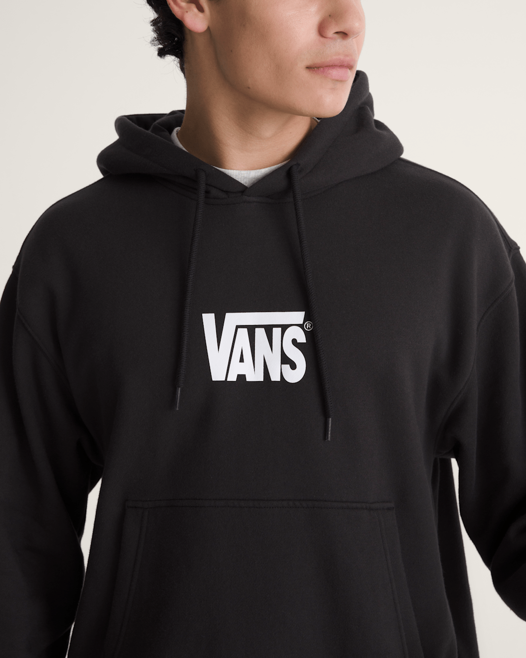 Vans Stretch Logo Pullover Hoodie in Black / White