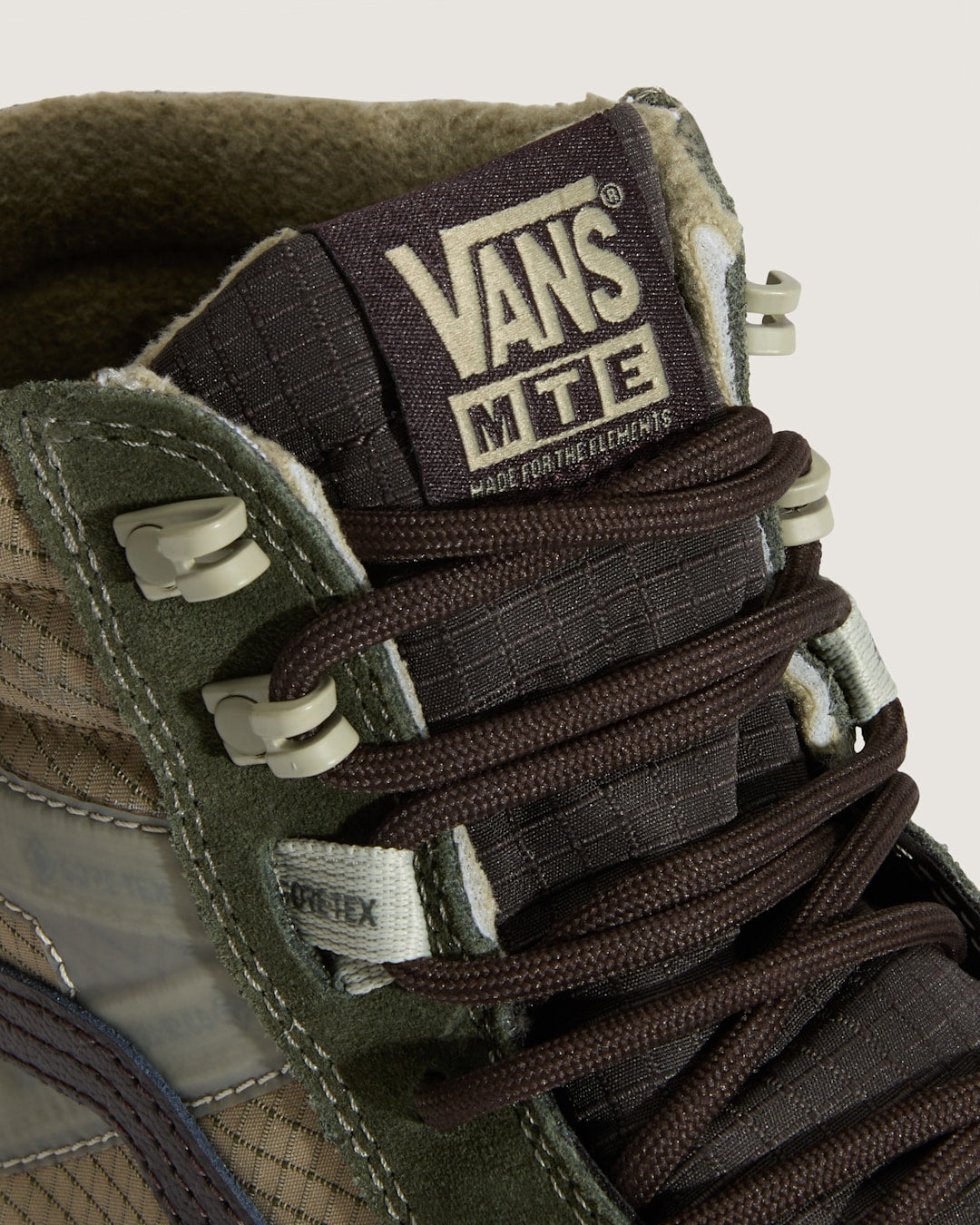 Vans Sk8-Hi GORE-TEX Insulated Shoe in Dark Green / Dark Brown