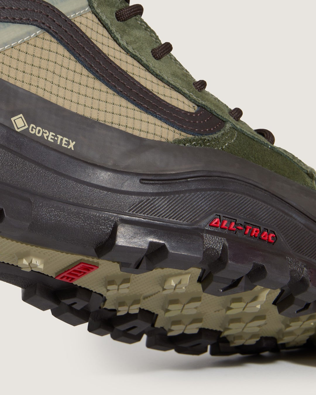 Vans Sk8-Hi GORE-TEX Insulated Shoe in Dark Green / Dark Brown