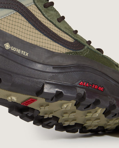 Vans Sk8-Hi GORE-TEX Insulated Shoe in Dark Green / Dark Brown
