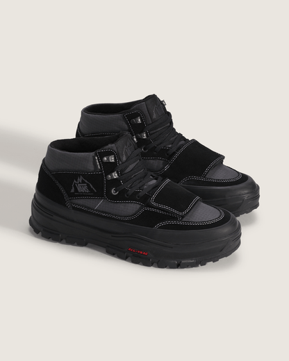 Vans Mountain Mid GORE-TEX Insulated Shoe in Black